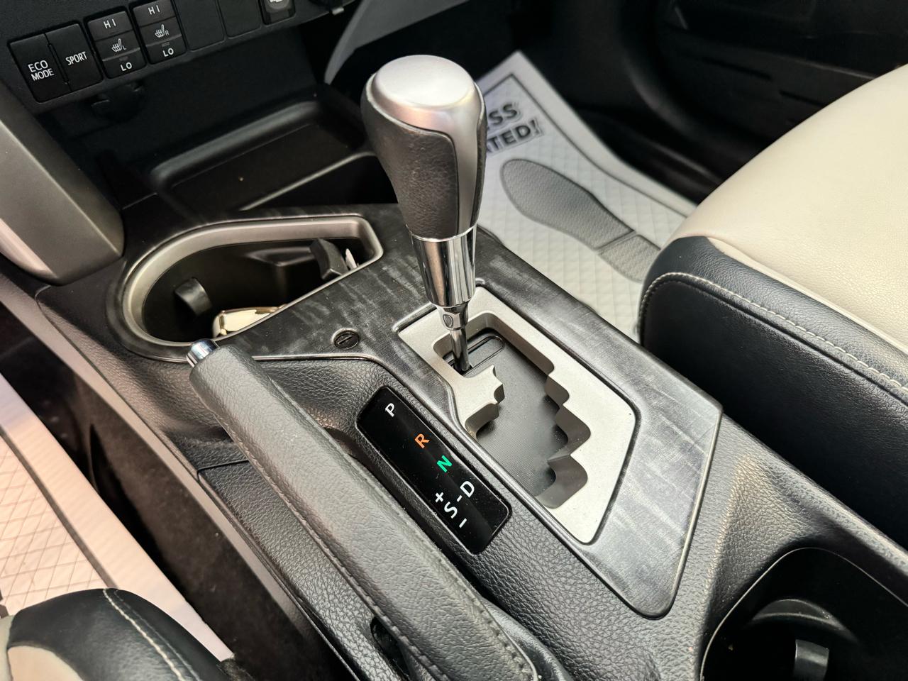 Toyota RAV4 Limited AWD (Natl) 2017