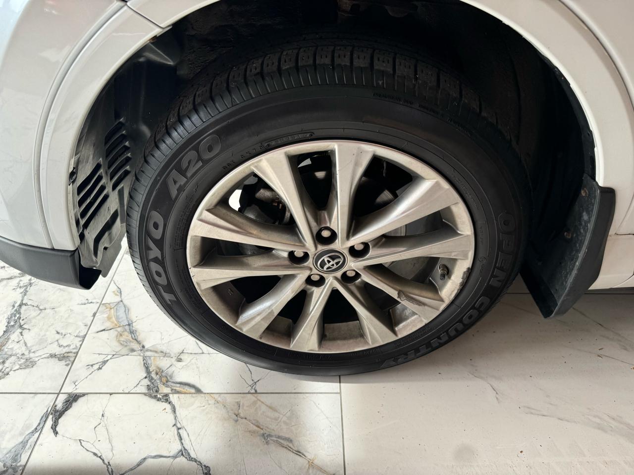 Toyota RAV4 Limited AWD (Natl) 2017