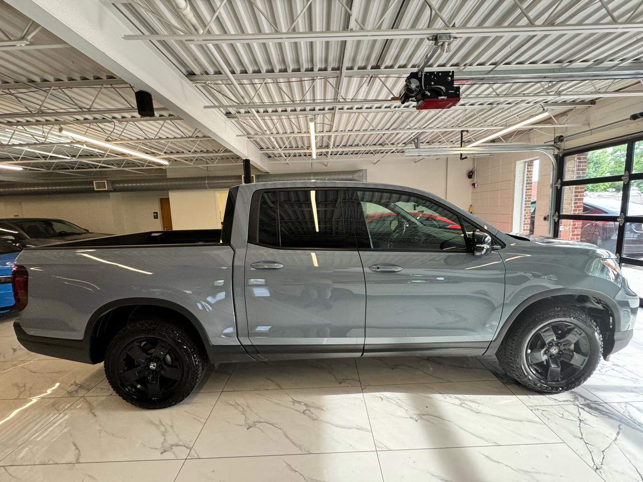 Honda Ridgeline Black Edition AWD 2025