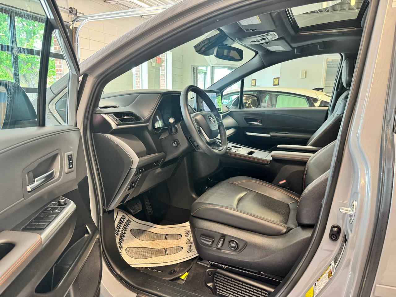 Toyota Sienna XSE 7-Passenger AWD 2024
