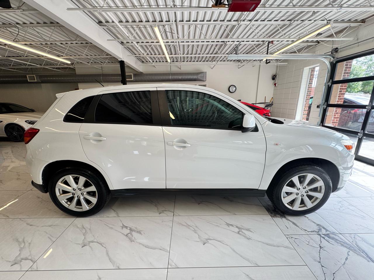 Mitsubishi Outlander Sport 2WD 4dr Man 2.0 ES 2015