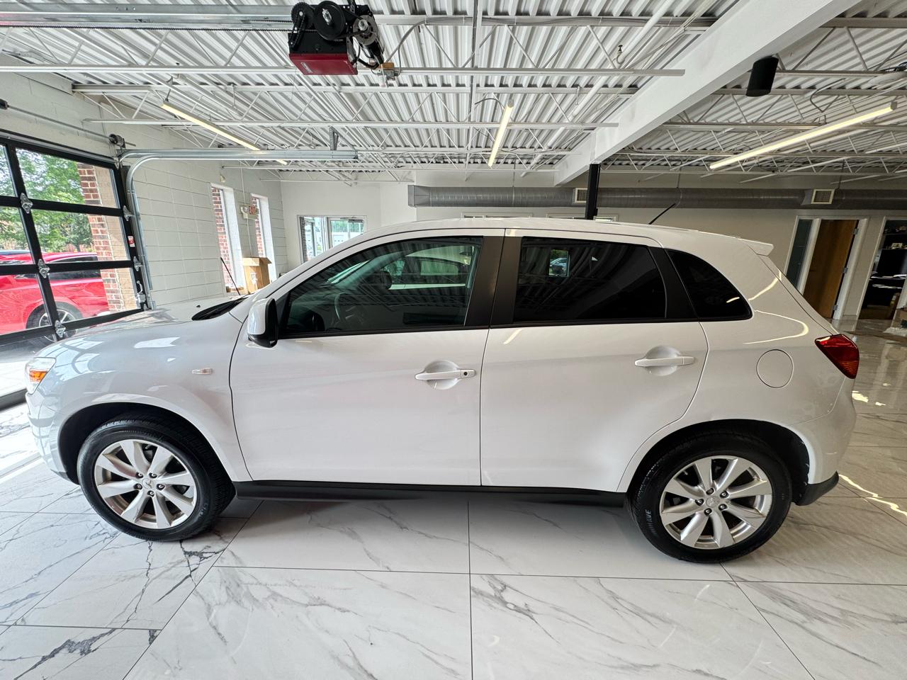 Mitsubishi Outlander Sport 2WD 4dr Man 2.0 ES 2015