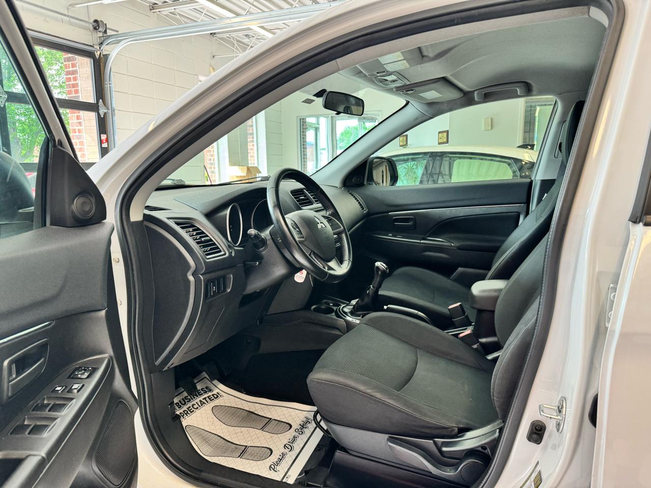 Mitsubishi Outlander Sport 2WD 4dr Man 2.0 ES 2015