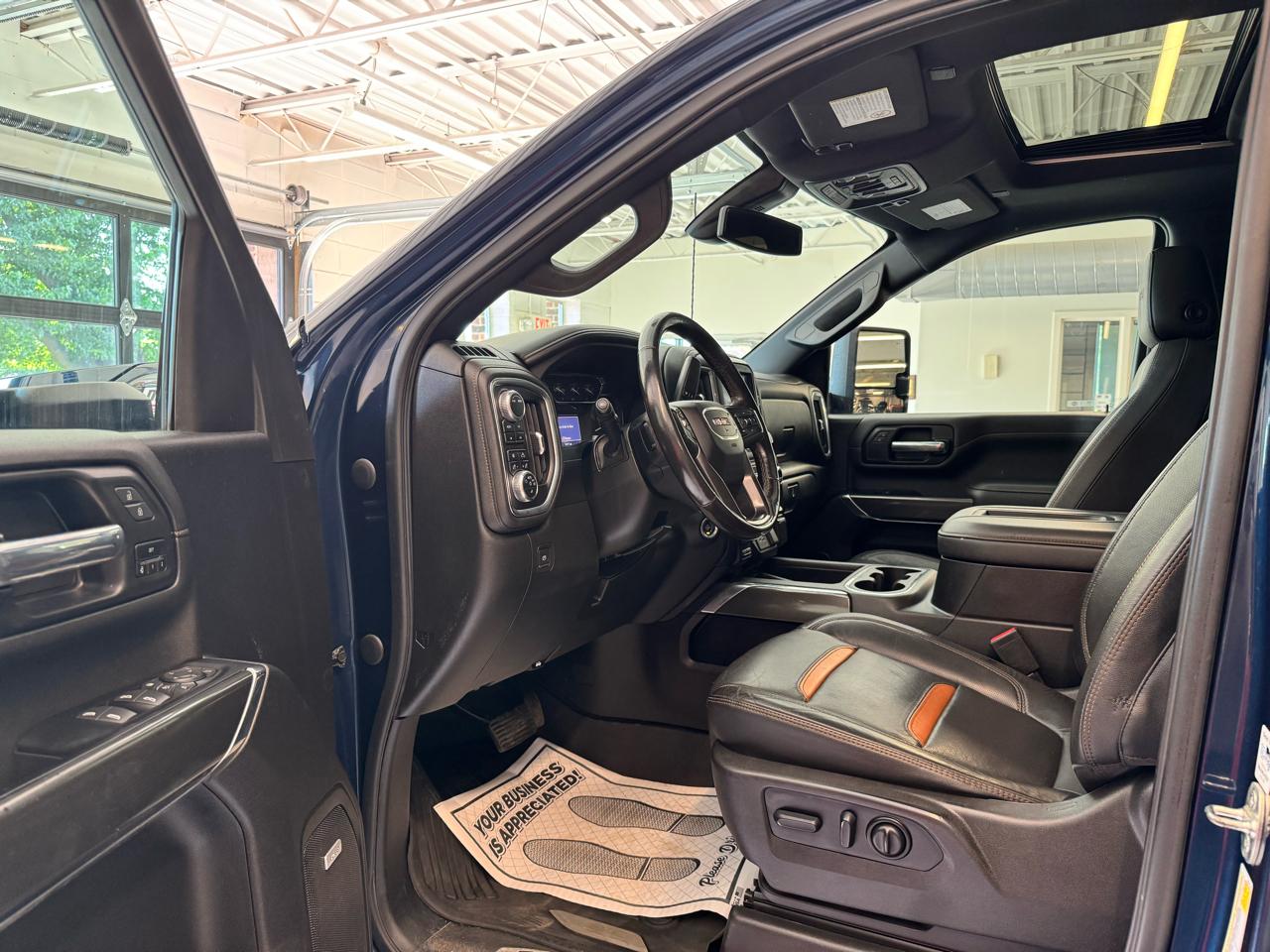GMC Sierra 2500HD 4WD Crew Cab 159" AT4 2022