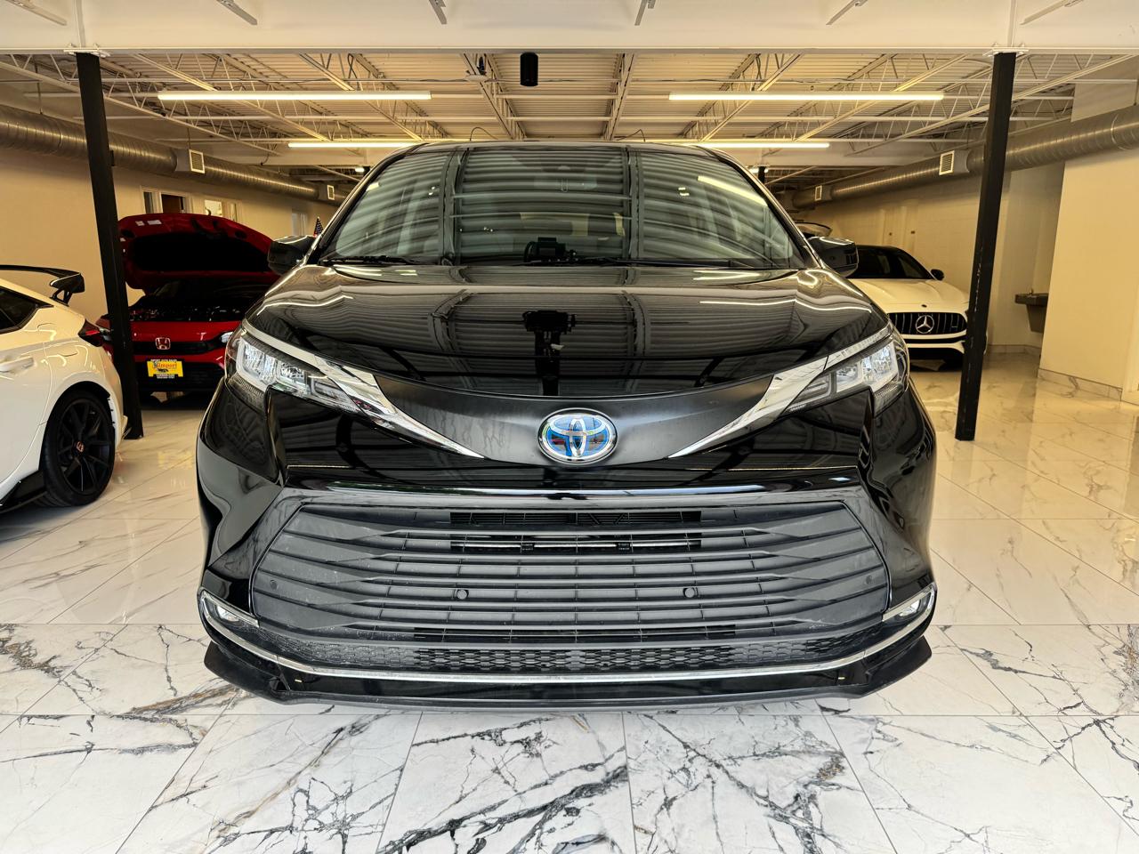 Toyota Sienna XLE FWD Mobility Access 7-Passenger V6 2022