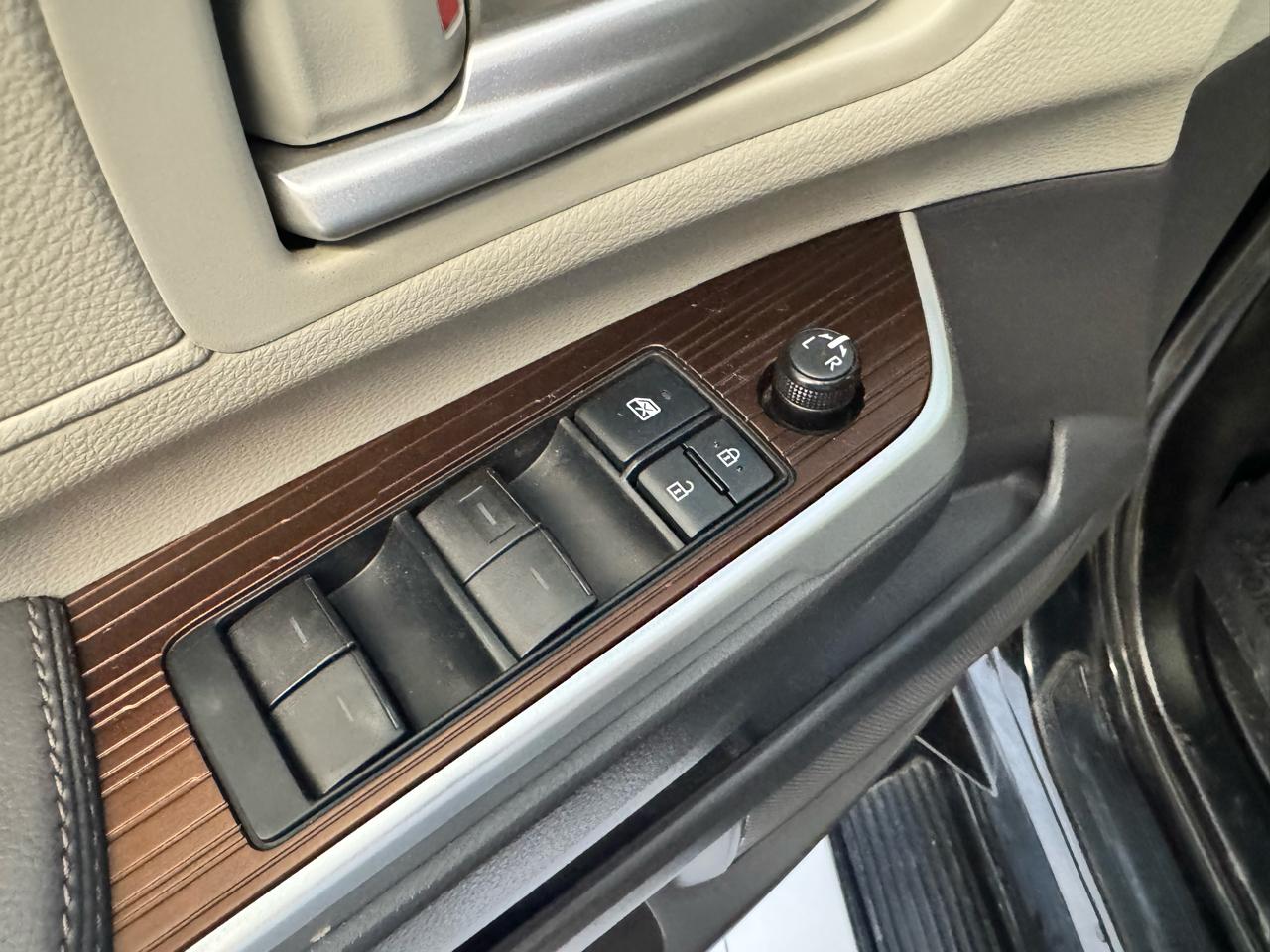 Toyota Sienna XLE FWD Mobility Access 7-Passenger V6 2022