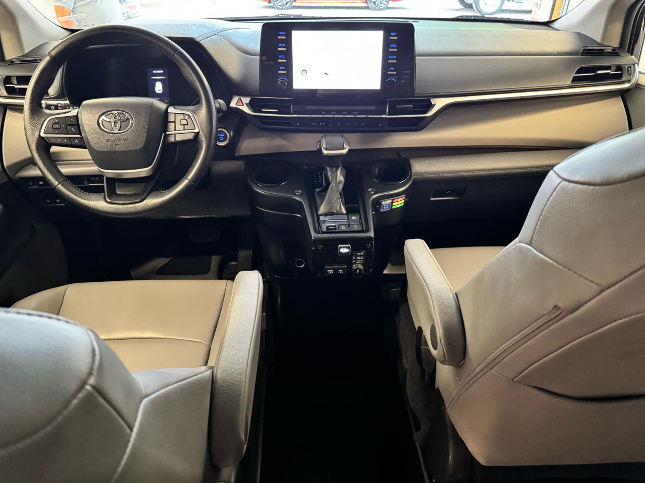 Toyota Sienna XLE FWD Mobility Access 7-Passenger V6 2022