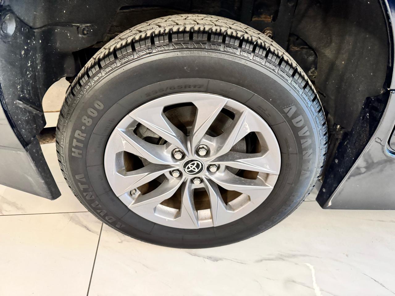Toyota Sienna XLE FWD Mobility Access 7-Passenger V6 2022