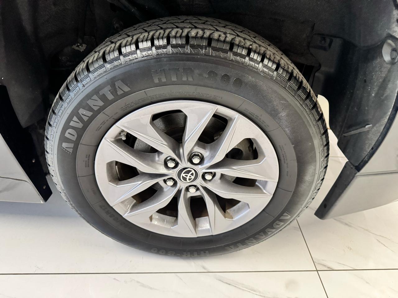 Toyota Sienna XLE FWD Mobility Access 7-Passenger V6 2022