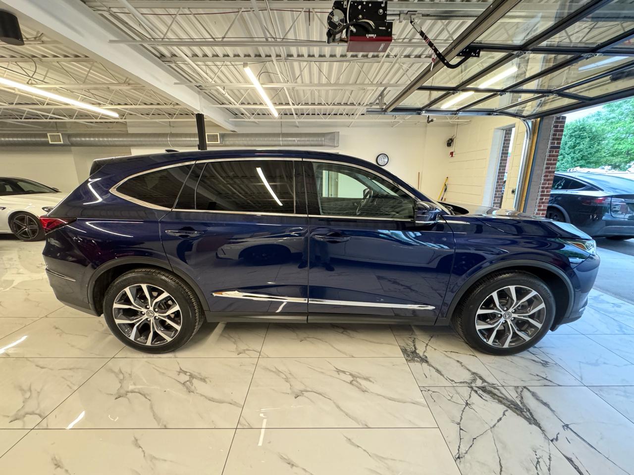 Acura MDX SH-AWD w/Technology Package 2023