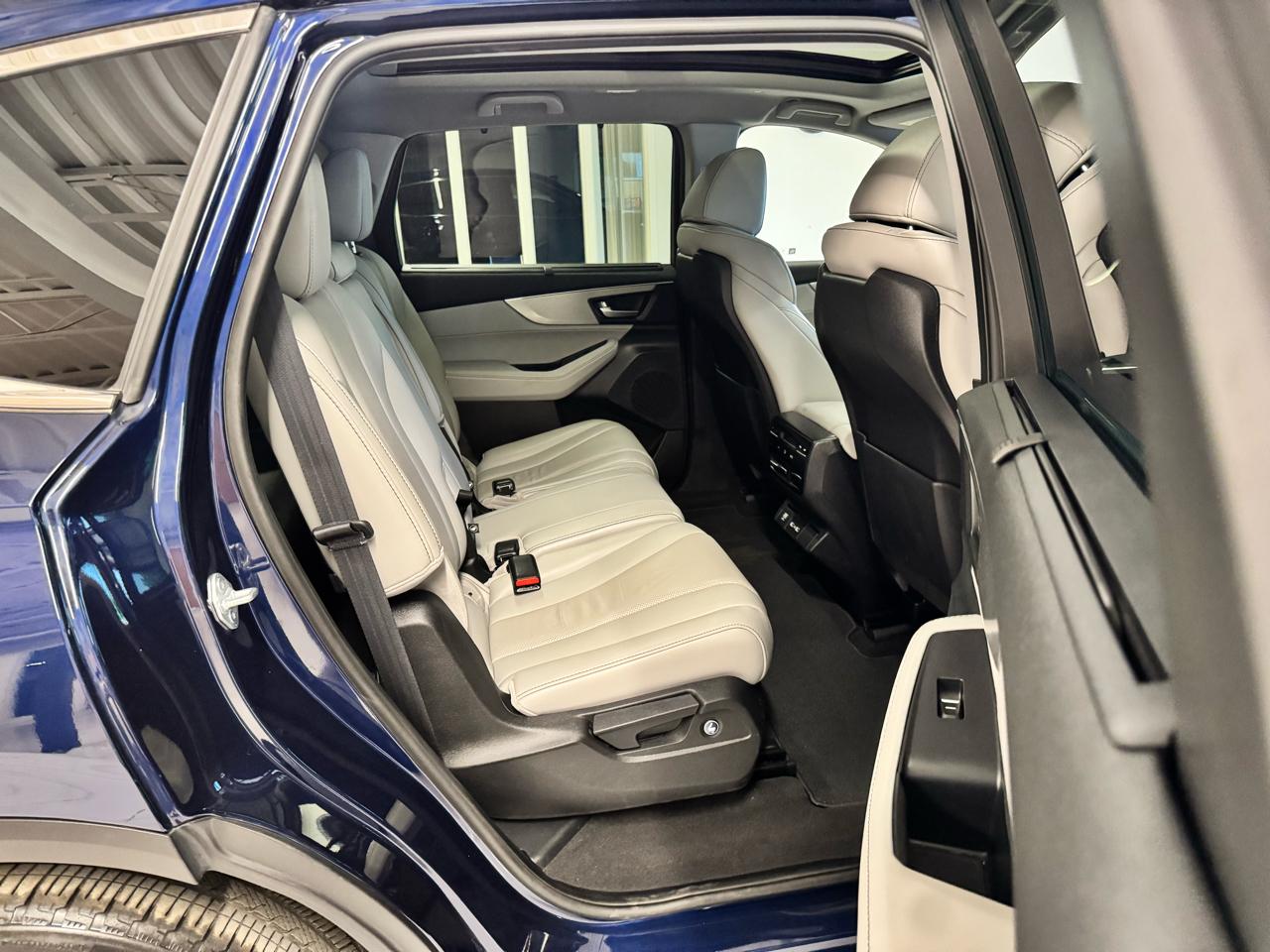 Acura MDX SH-AWD w/Technology Package 2023