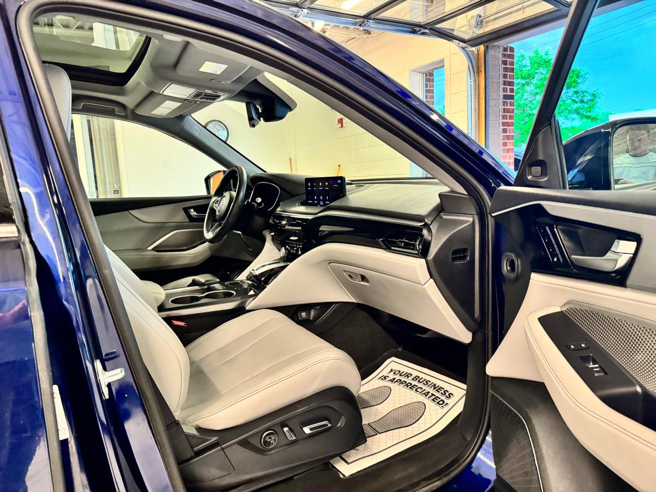 Acura MDX SH-AWD w/Technology Package 2023