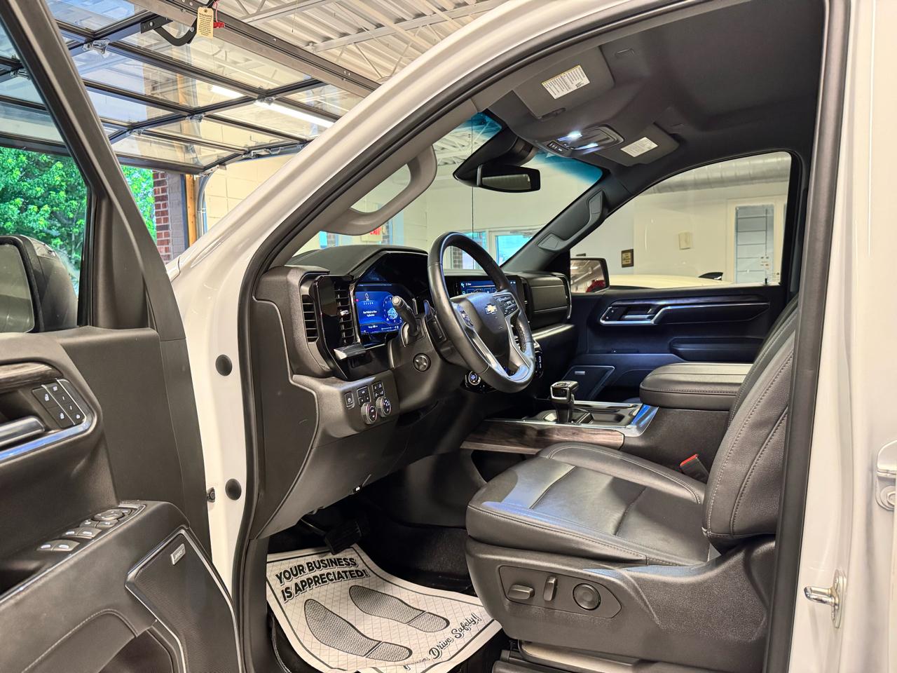 Chevrolet Silverado 1500 4WD Crew Cab 147" LTZ 2023