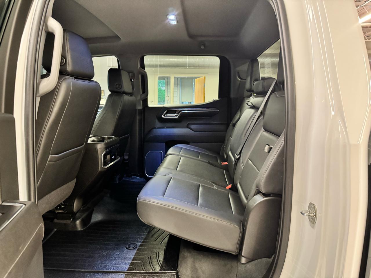 Chevrolet Silverado 1500 4WD Crew Cab 147" LTZ 2023