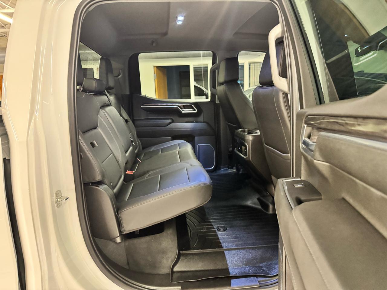 Chevrolet Silverado 1500 4WD Crew Cab 147" LTZ 2023
