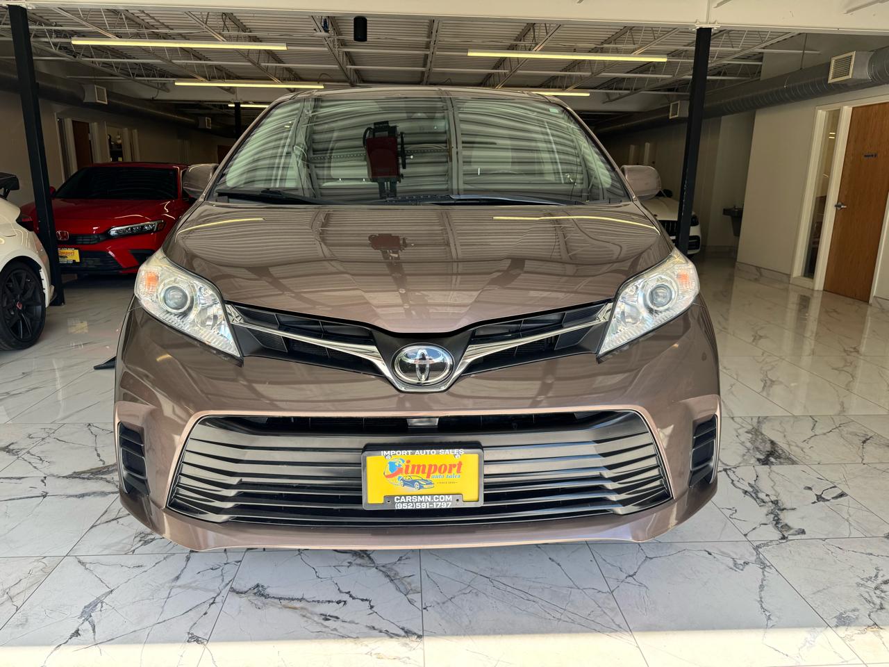 Toyota Sienna XLE Auto Access Seat FWD 7-Passenger (Natl) 2018