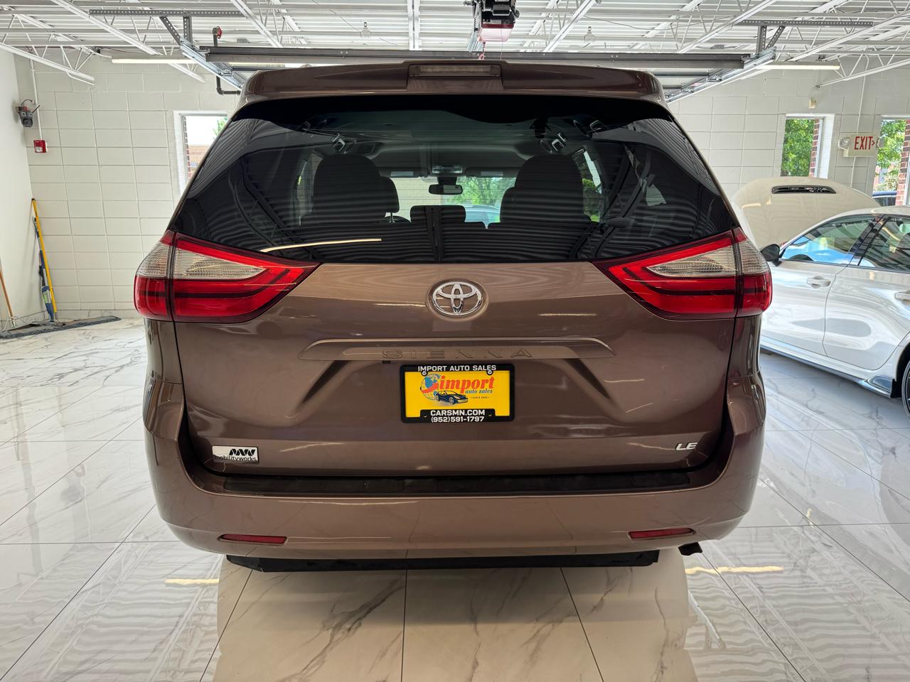 Toyota Sienna XLE Auto Access Seat FWD 7-Passenger (Natl) 2018