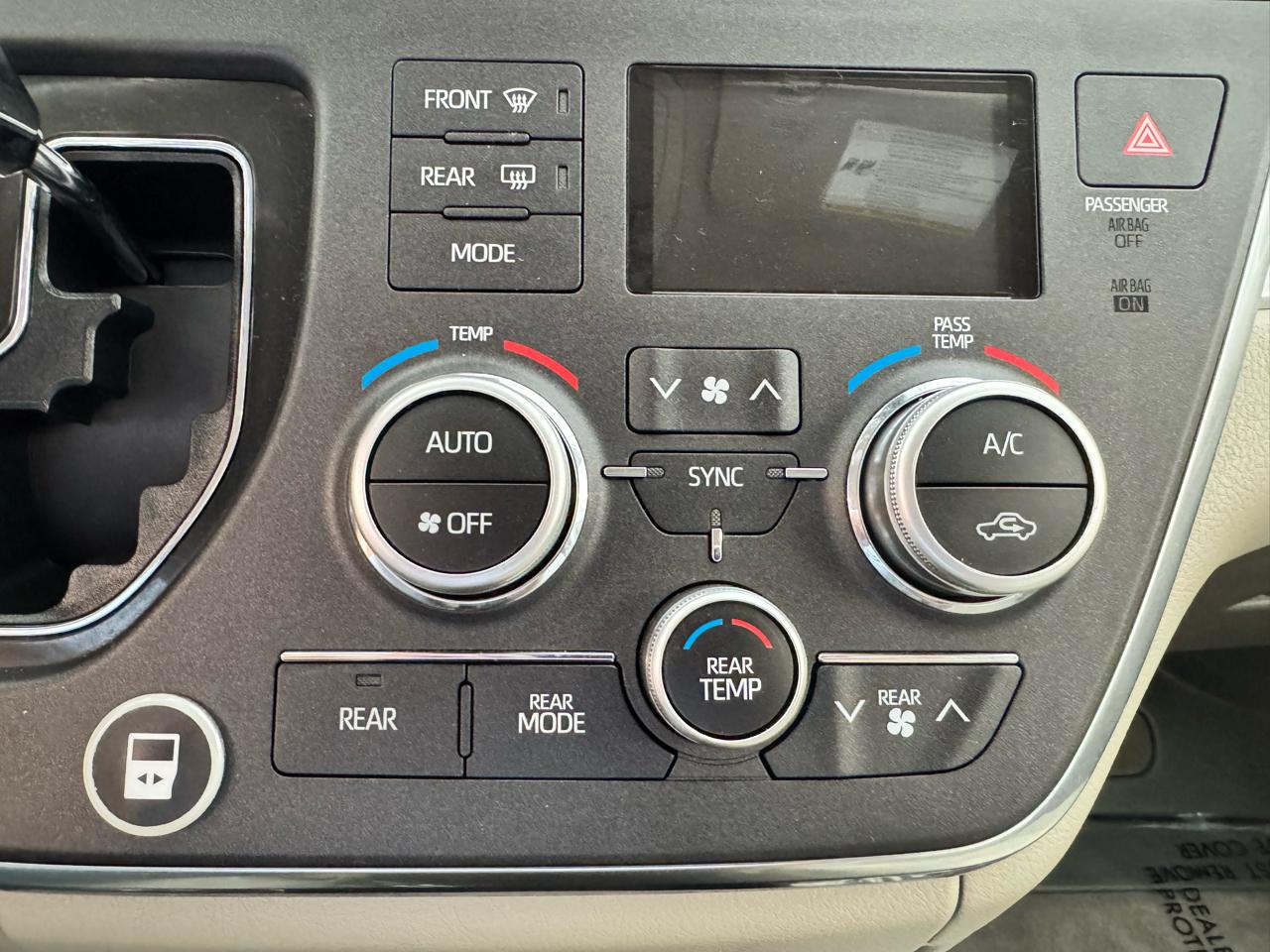Toyota Sienna XLE Auto Access Seat FWD 7-Passenger (Natl) 2018