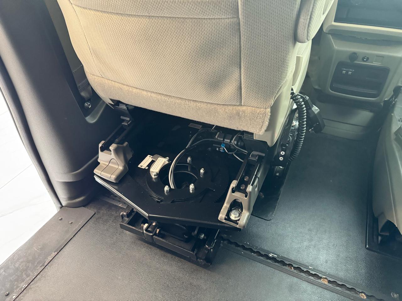 Toyota Sienna XLE Auto Access Seat FWD 7-Passenger (Natl) 2018