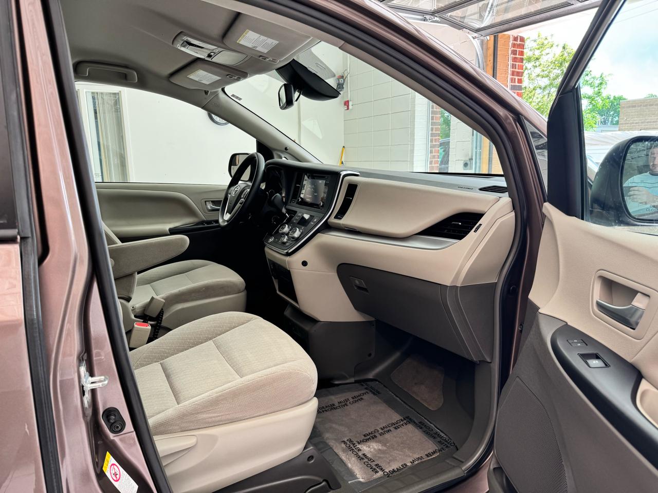 Toyota Sienna XLE Auto Access Seat FWD 7-Passenger (Natl) 2018