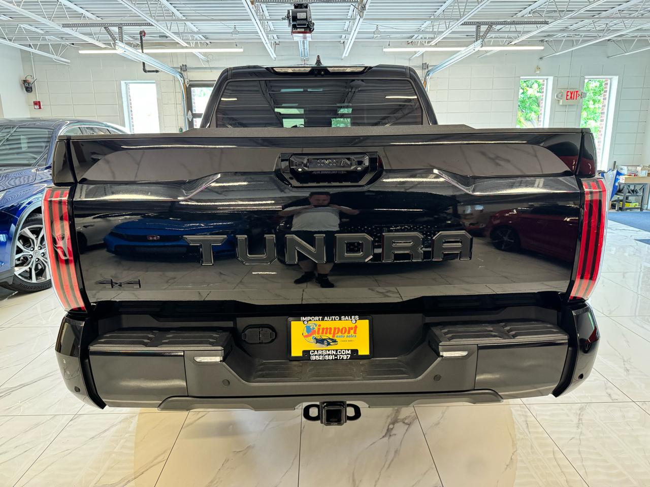 Toyota Tundra 4WD Platinum CrewMax 5.5' Bed (Natl) 2023