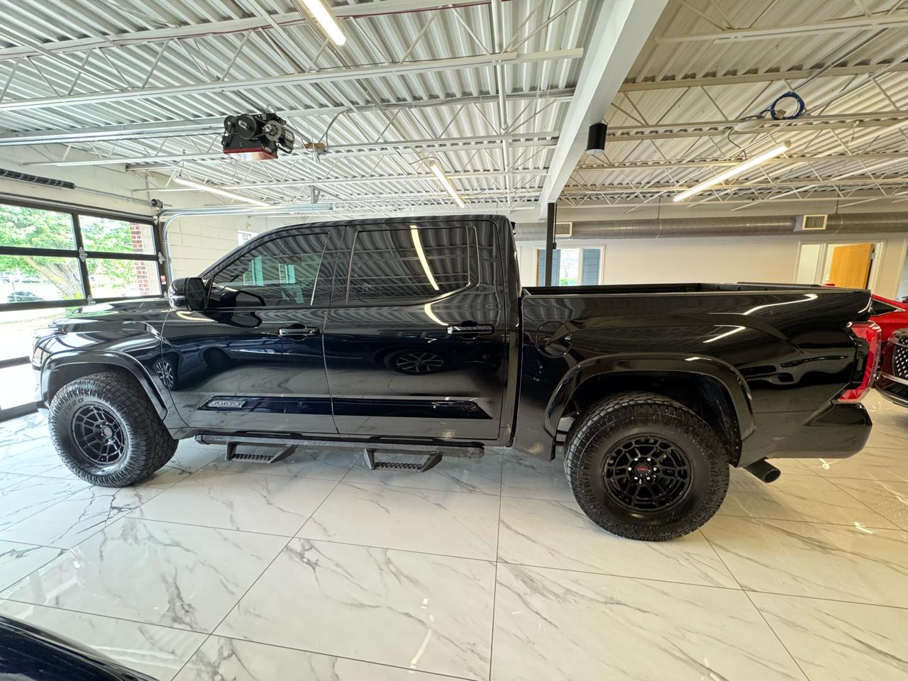 Toyota Tundra 4WD Platinum CrewMax 5.5' Bed (Natl) 2023