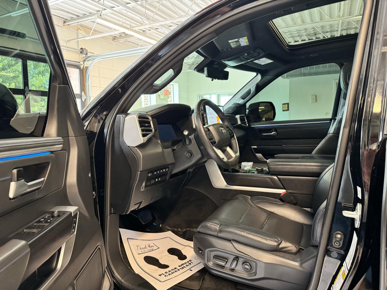 Toyota Tundra 4WD Platinum CrewMax 5.5' Bed (Natl) 2023