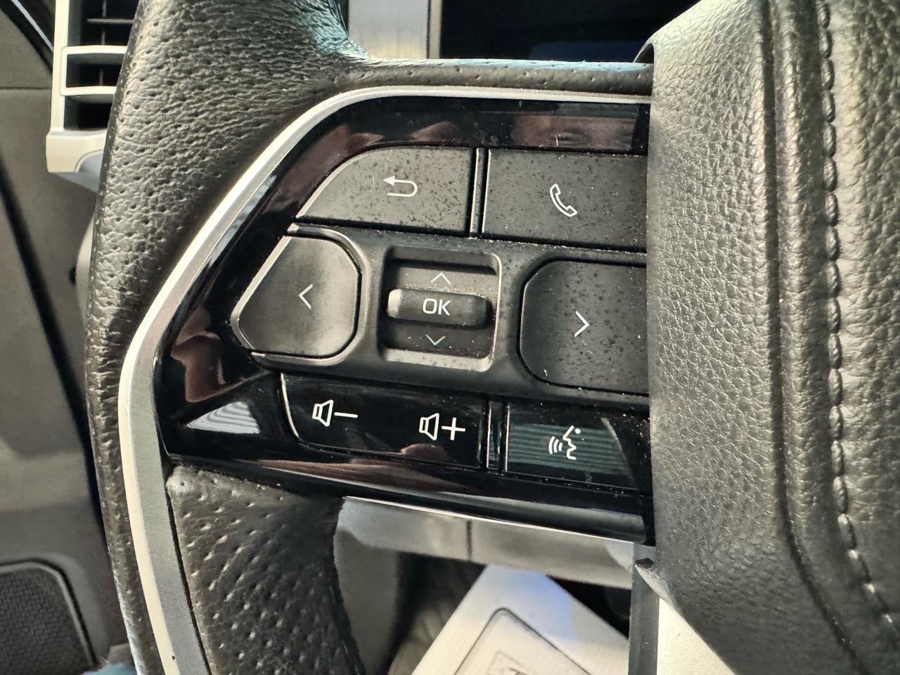 Toyota Tundra 4WD Platinum CrewMax 5.5' Bed (Natl) 2023