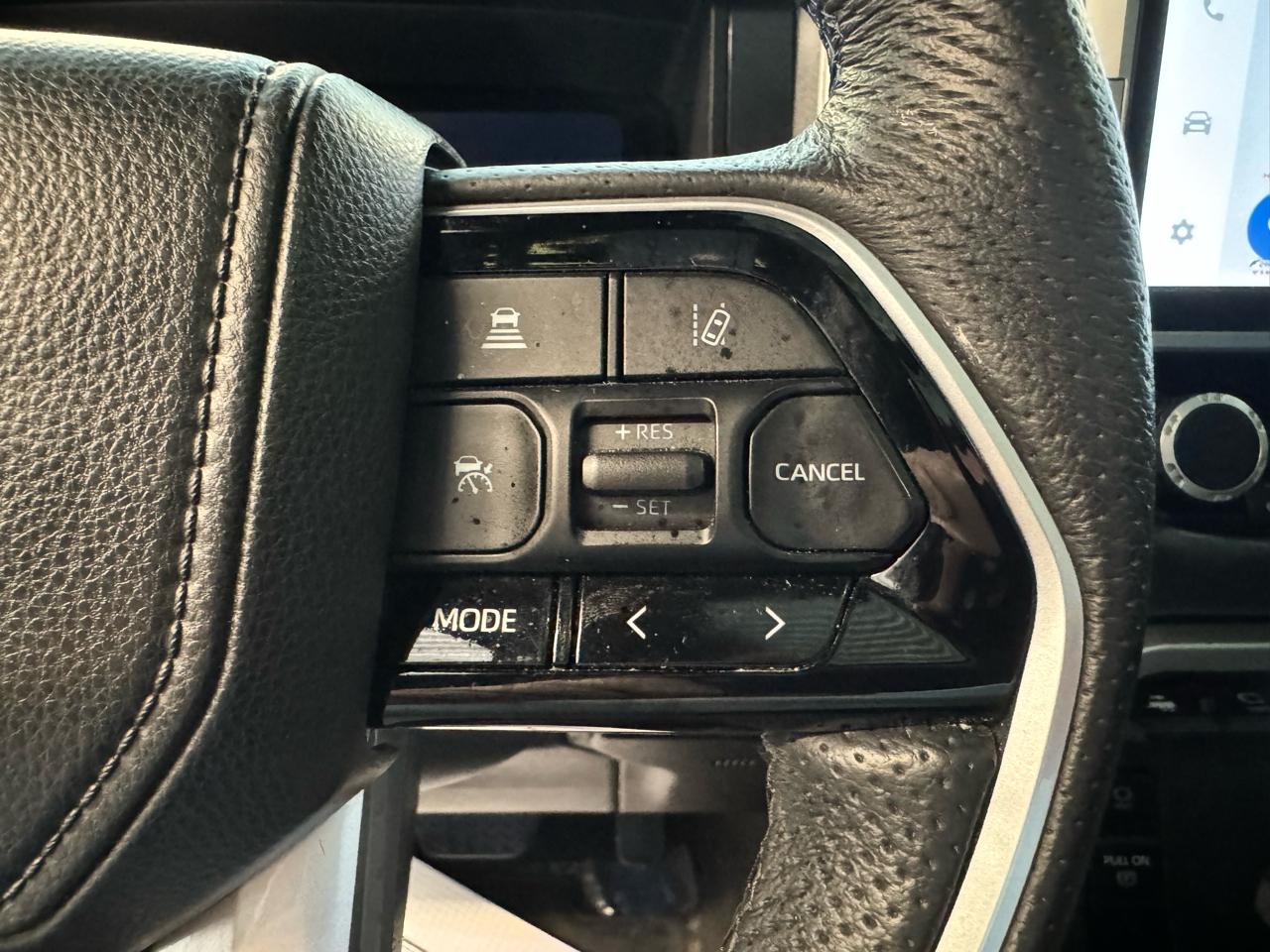 Toyota Tundra 4WD Platinum CrewMax 5.5' Bed (Natl) 2023
