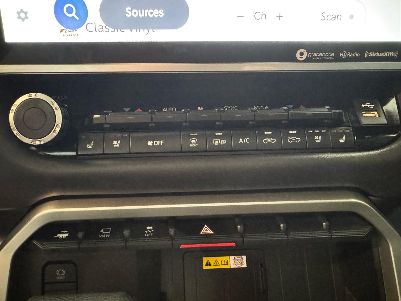 Toyota Tundra 4WD Platinum CrewMax 5.5' Bed (Natl) 2023