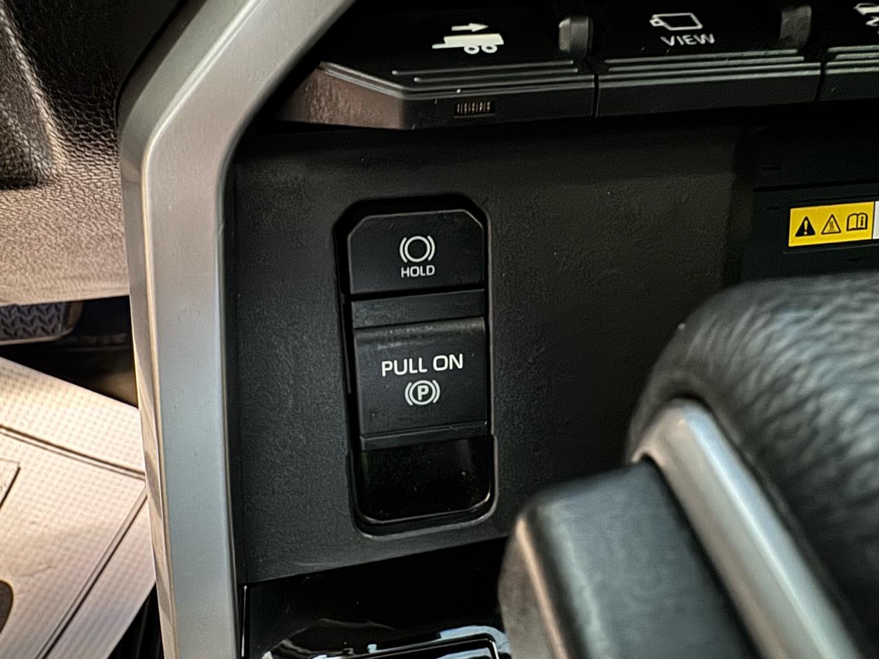Toyota Tundra 4WD Platinum CrewMax 5.5' Bed (Natl) 2023