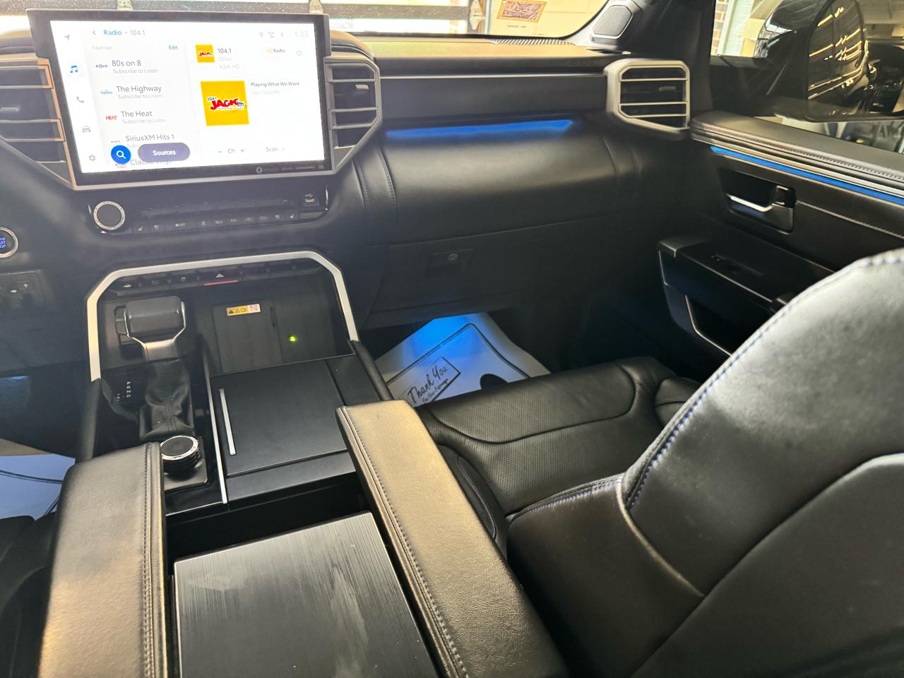 Toyota Tundra 4WD Platinum CrewMax 5.5' Bed (Natl) 2023