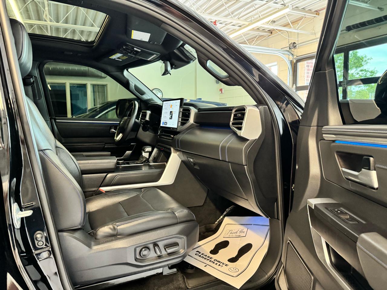 Toyota Tundra 4WD Platinum CrewMax 5.5' Bed (Natl) 2023
