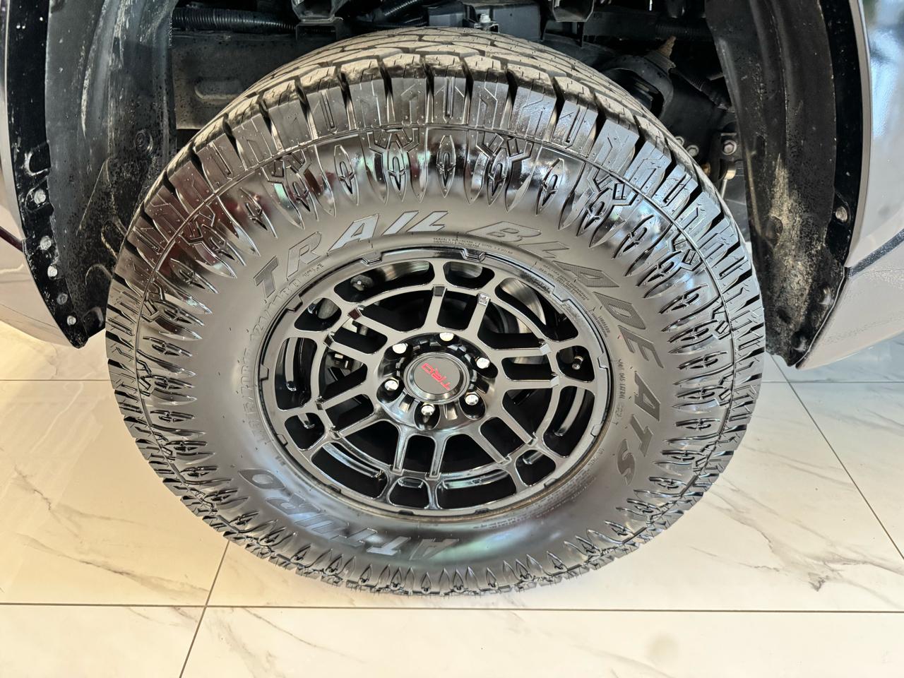 Toyota Tundra 4WD Platinum CrewMax 5.5' Bed (Natl) 2023