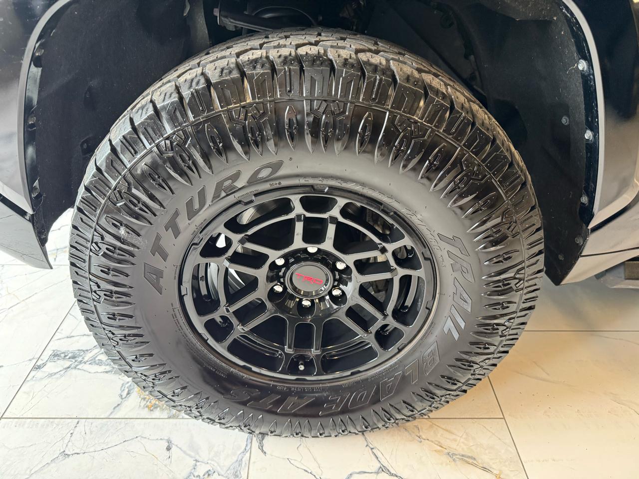 Toyota Tundra 4WD Platinum CrewMax 5.5' Bed (Natl) 2023