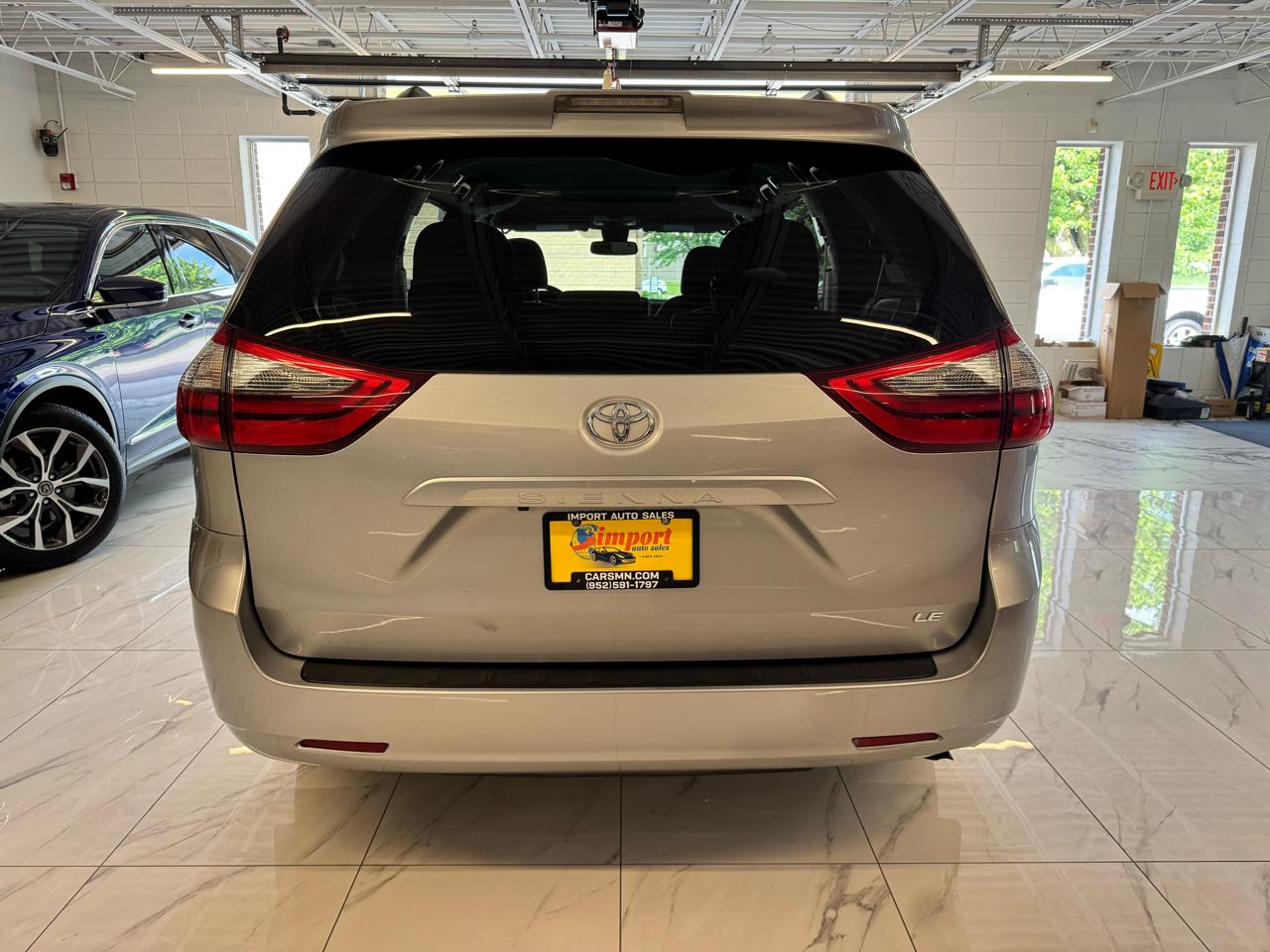 Toyota Sienna LE FWD 8-Passenger (Natl) 2020