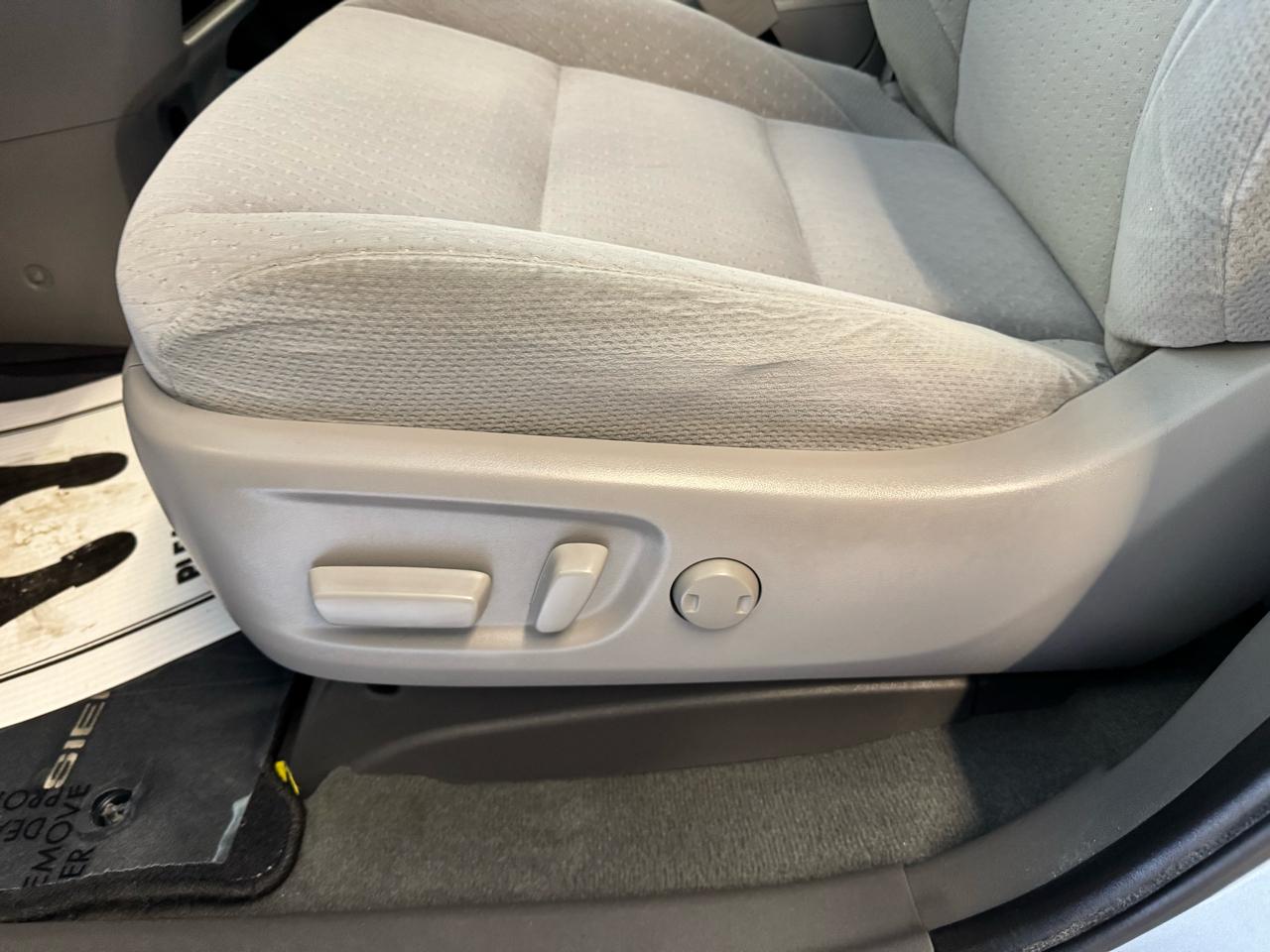 Toyota Sienna LE FWD 8-Passenger (Natl) 2020