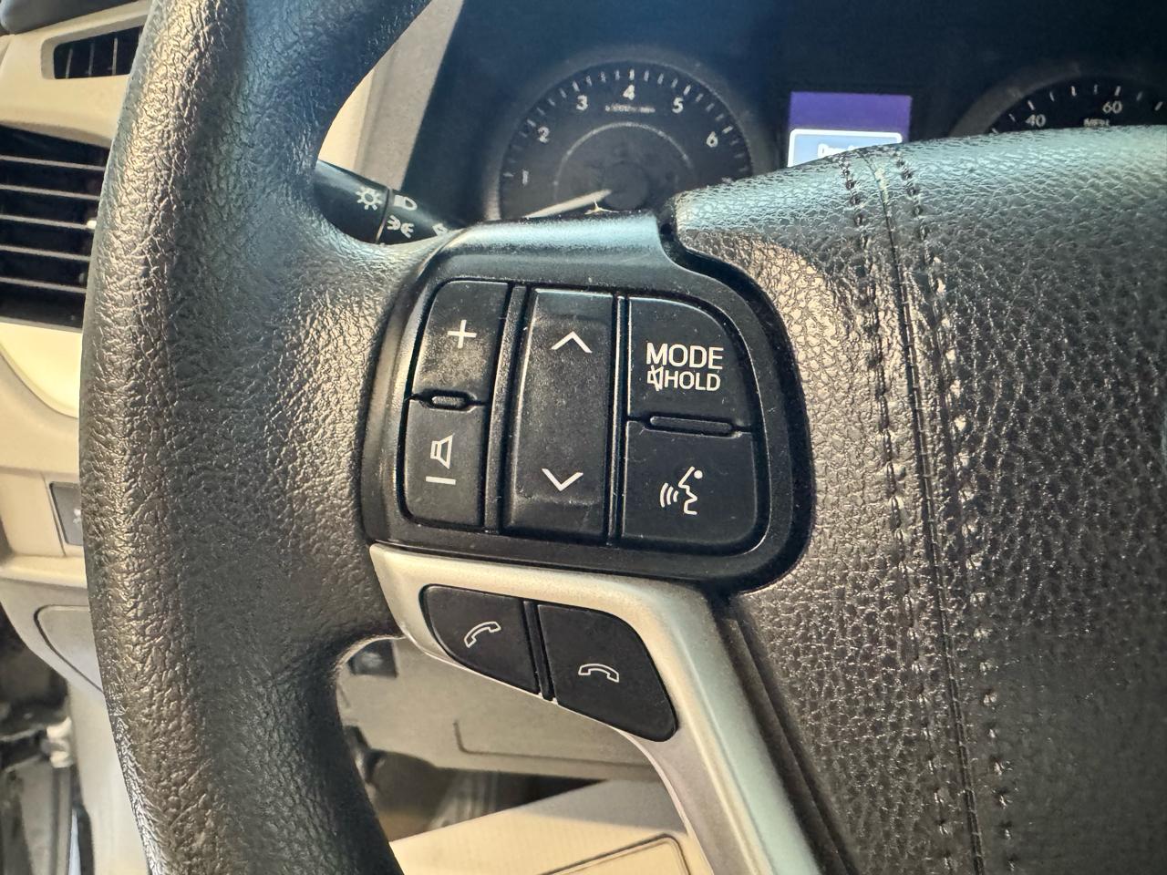 Toyota Sienna LE FWD 8-Passenger (Natl) 2020