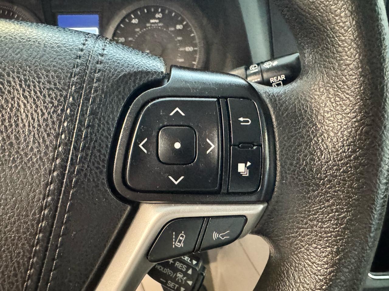 Toyota Sienna LE FWD 8-Passenger (Natl) 2020