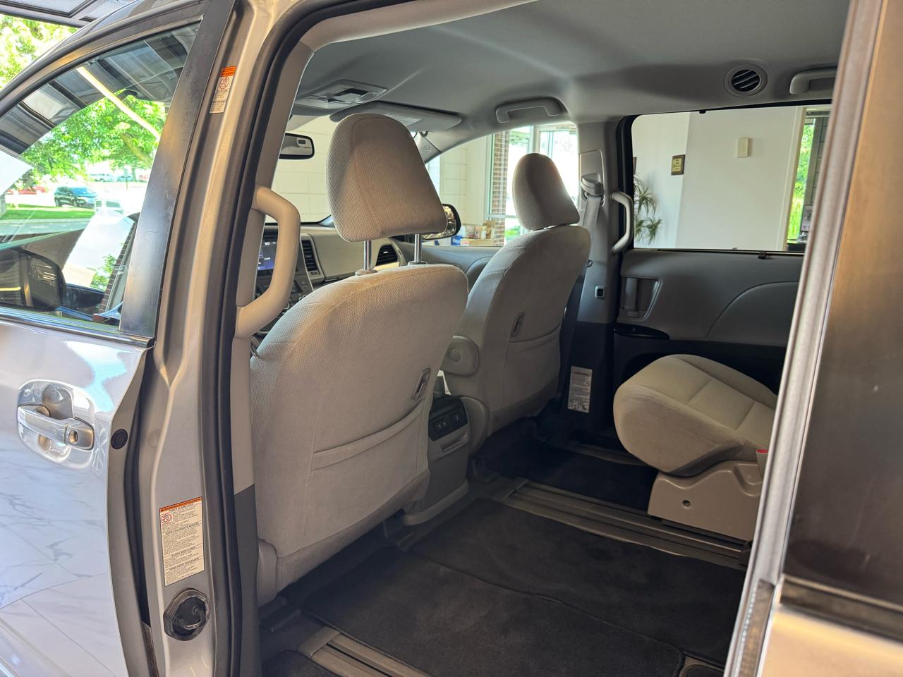 Toyota Sienna LE FWD 8-Passenger (Natl) 2020