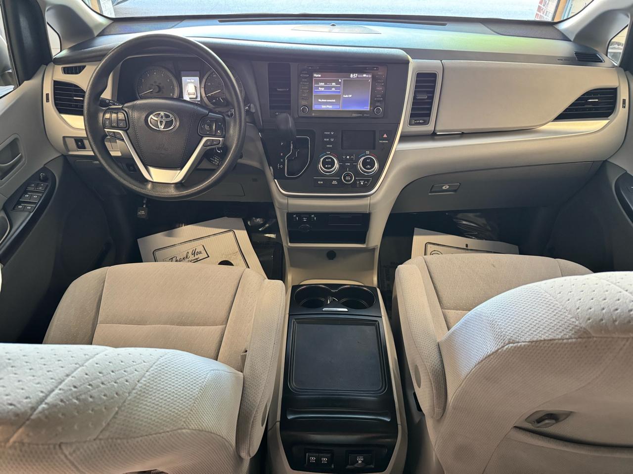 Toyota Sienna LE FWD 8-Passenger (Natl) 2020