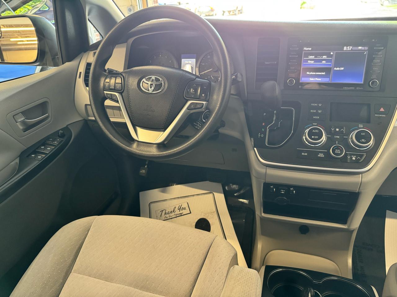 Toyota Sienna LE FWD 8-Passenger (Natl) 2020