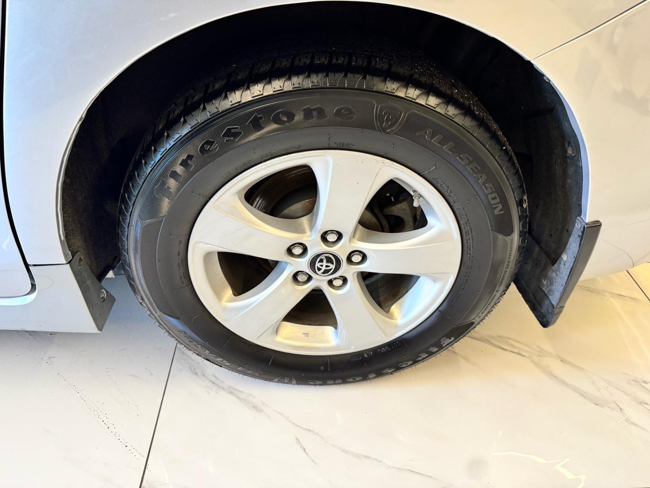 Toyota Sienna LE FWD 8-Passenger (Natl) 2020