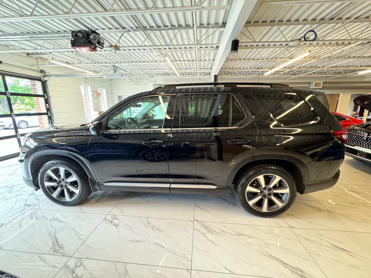 Honda Pilot Elite AWD 2023
