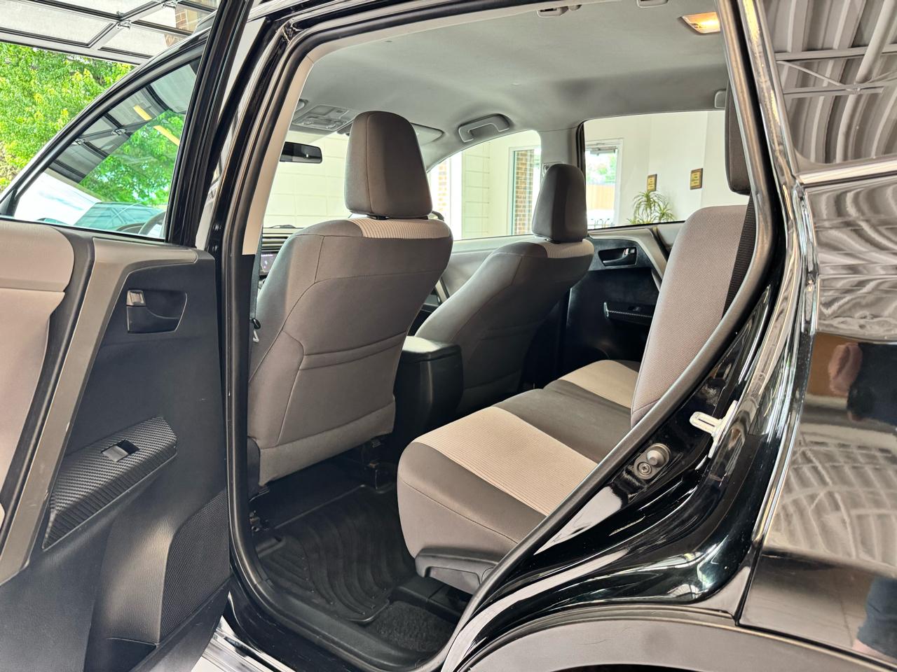 Toyota RAV4 AWD 4dr LE (Natl) 2013