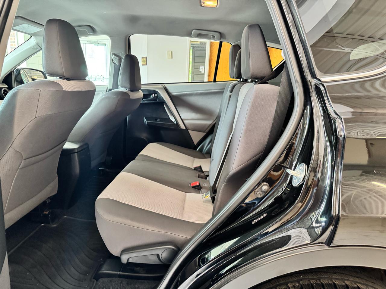 Toyota RAV4 AWD 4dr LE (Natl) 2013