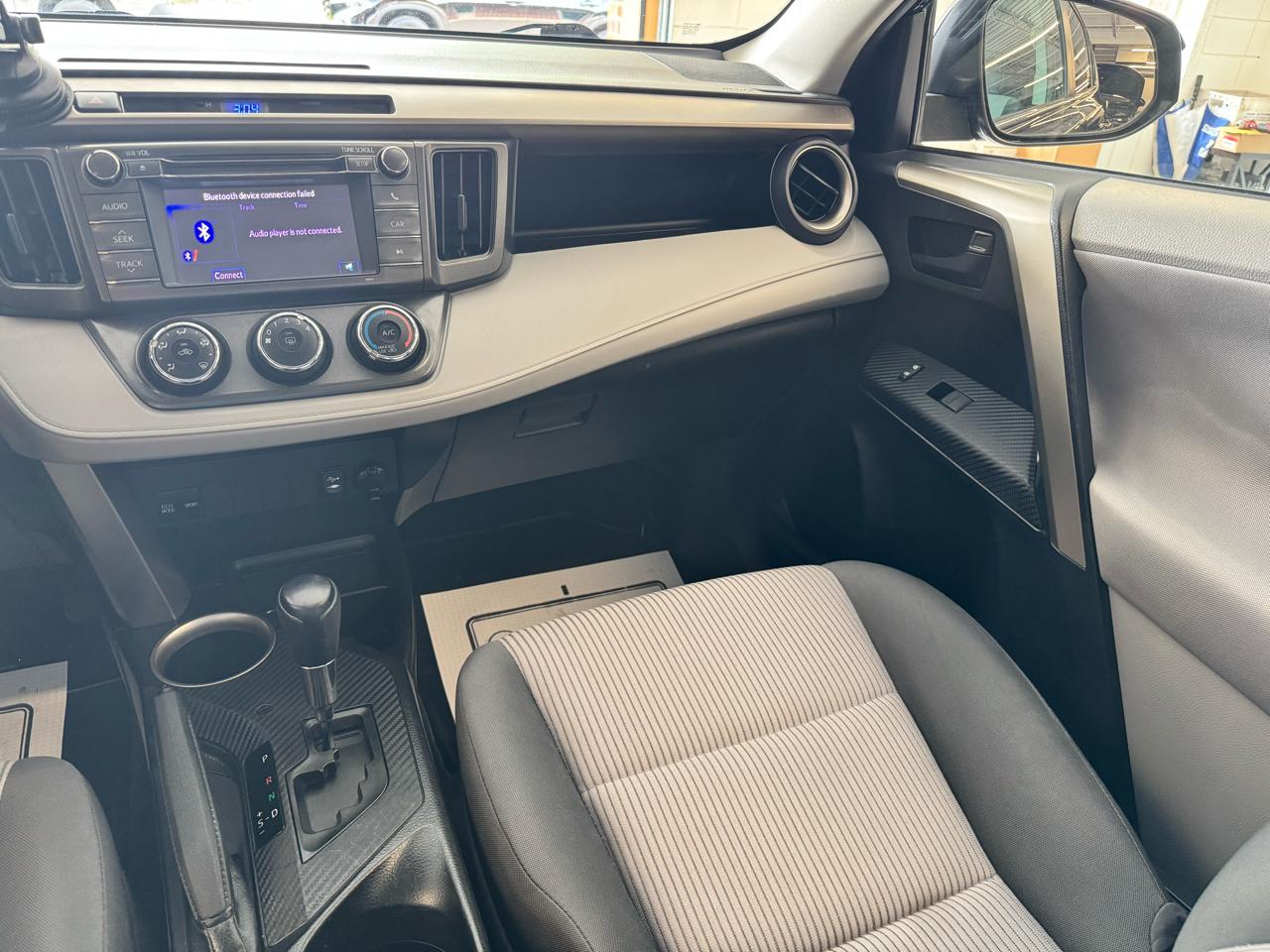 Toyota RAV4 AWD 4dr LE (Natl) 2013