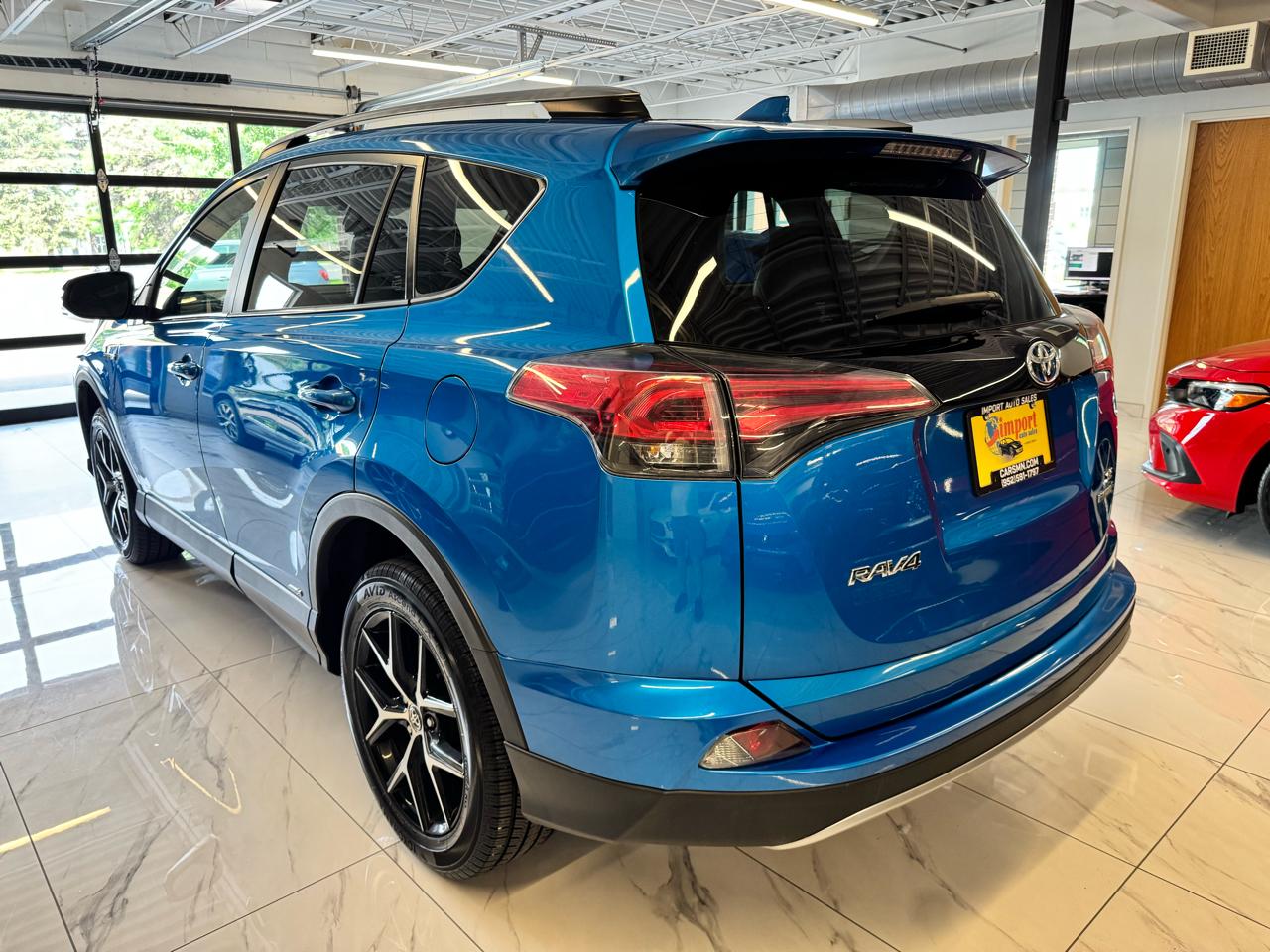 Toyota RAV4 Hybrid SE AWD (Natl) 2018