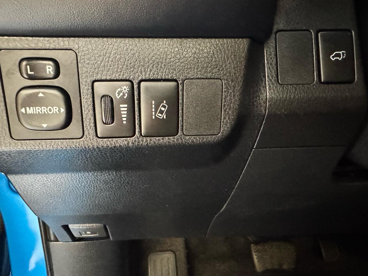 Toyota RAV4 Hybrid SE AWD (Natl) 2018
