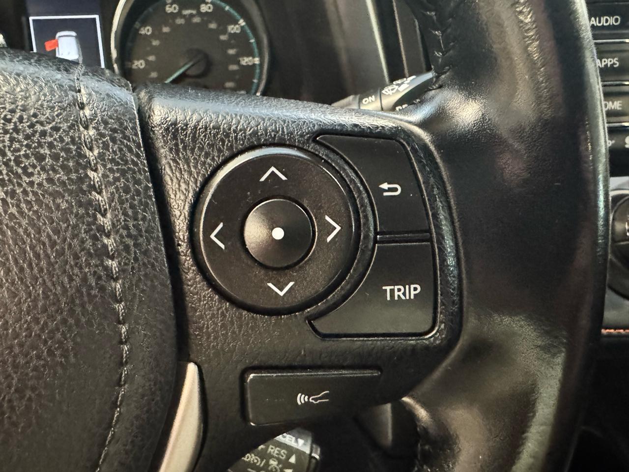 Toyota RAV4 Hybrid SE AWD (Natl) 2018